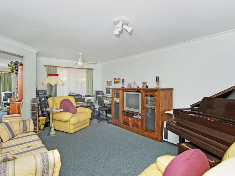 14 Belinda Close, Berkeley Vale NSW 2261