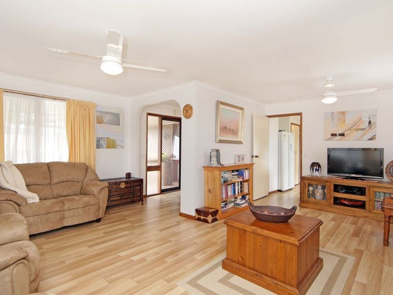 8 Garden Grove, Bateau Bay NSW 2261