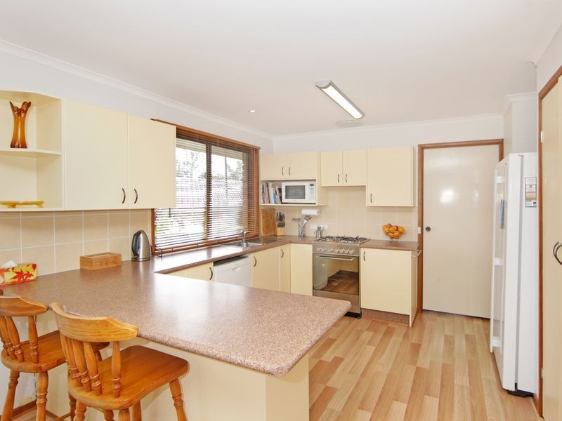 8 Garden Grove, Bateau Bay NSW 2261