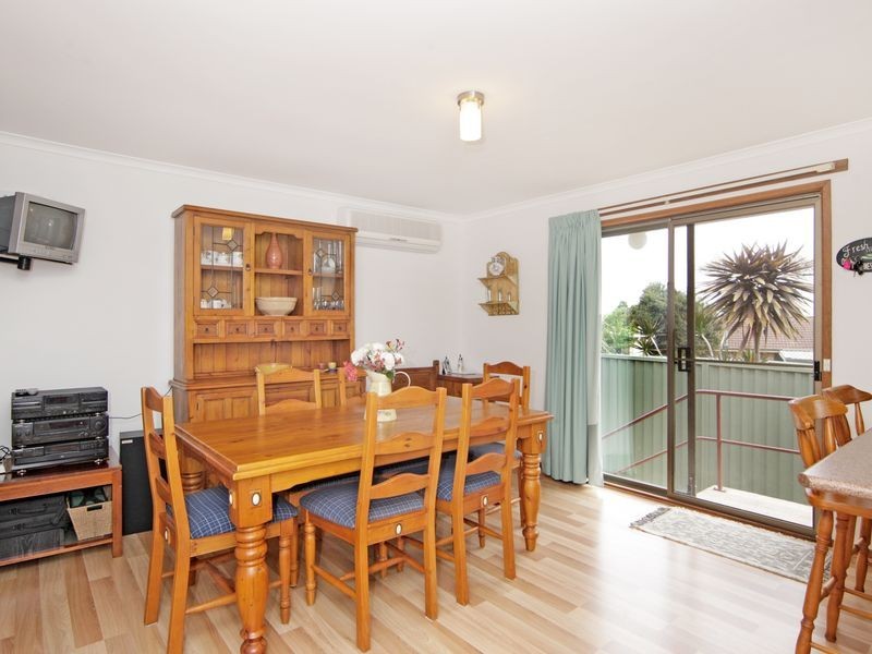 8 Garden Grove, Bateau Bay NSW 2261