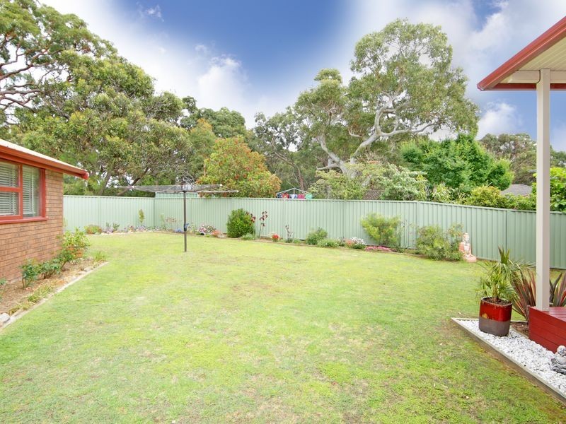 8 Garden Grove, Bateau Bay NSW 2261