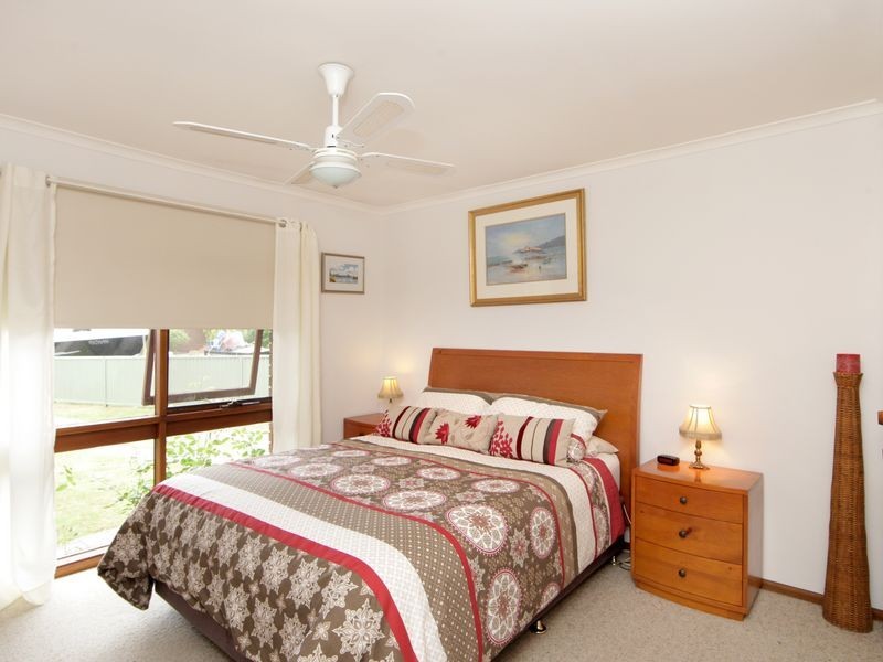 8 Garden Grove, Bateau Bay NSW 2261