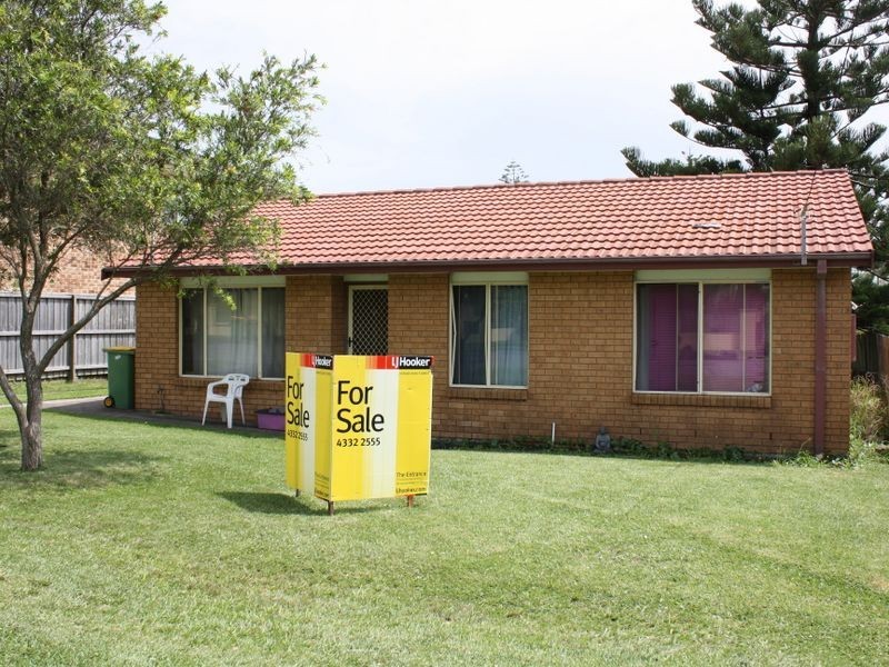 143 Ocean Parade, Blue Bay NSW 2261