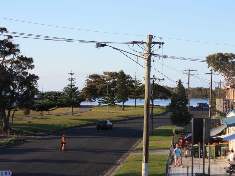 8 Tuggerah Parade, The Entrance NSW 2261