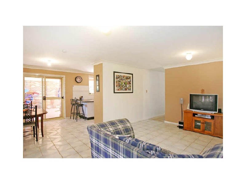 12 Pendant Parade, Killarney Vale NSW 2261