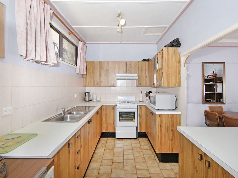 39 Lakeside Parade, The Entrance NSW 2261