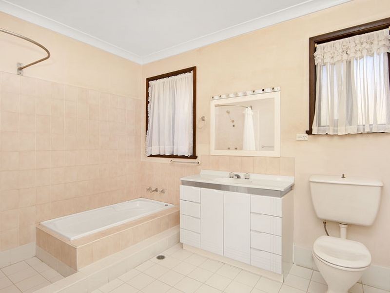 28 Northview Drive, Bateau Bay NSW 2261