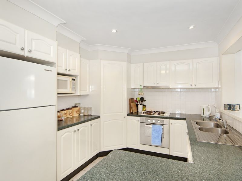 30 Henry Parkes Drive, Berkeley Vale NSW 2261
