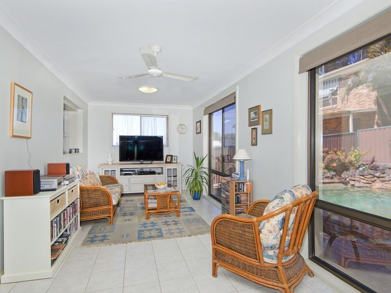 30 Henry Parkes Drive, Berkeley Vale NSW 2261