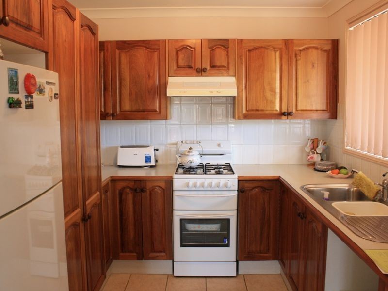1 Friendship Close, Bateau Bay NSW 2261
