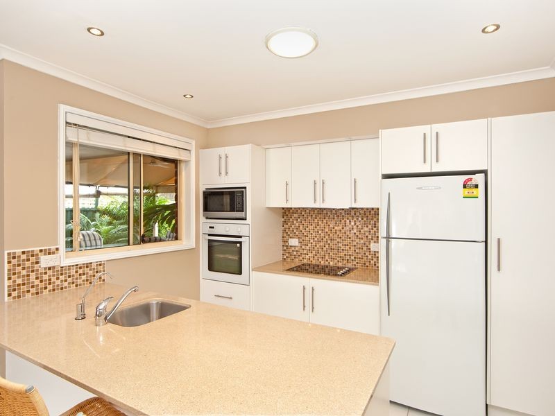 1/1 Charlotte Close, Bateau Bay NSW 2261