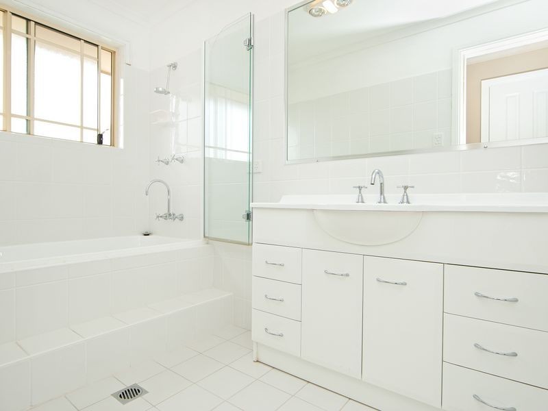 1/1 Charlotte Close, Bateau Bay NSW 2261