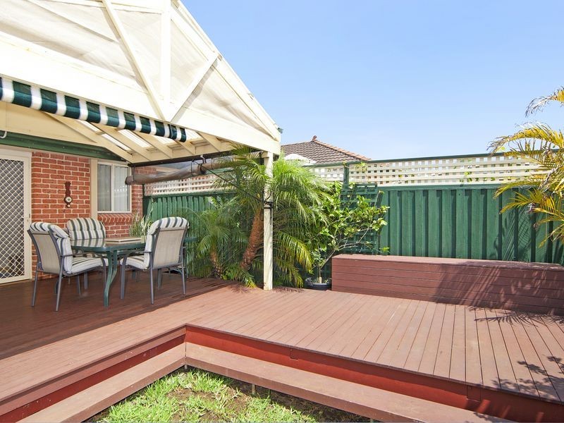 1/1 Charlotte Close, Bateau Bay NSW 2261