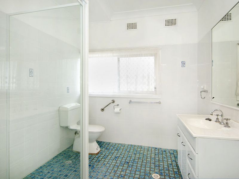 31 Warrigal Street, The Entrance NSW 2261