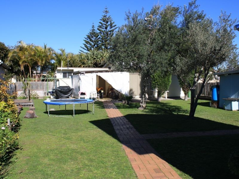 15 Coogee Avenue, The Entrance North NSW 2261