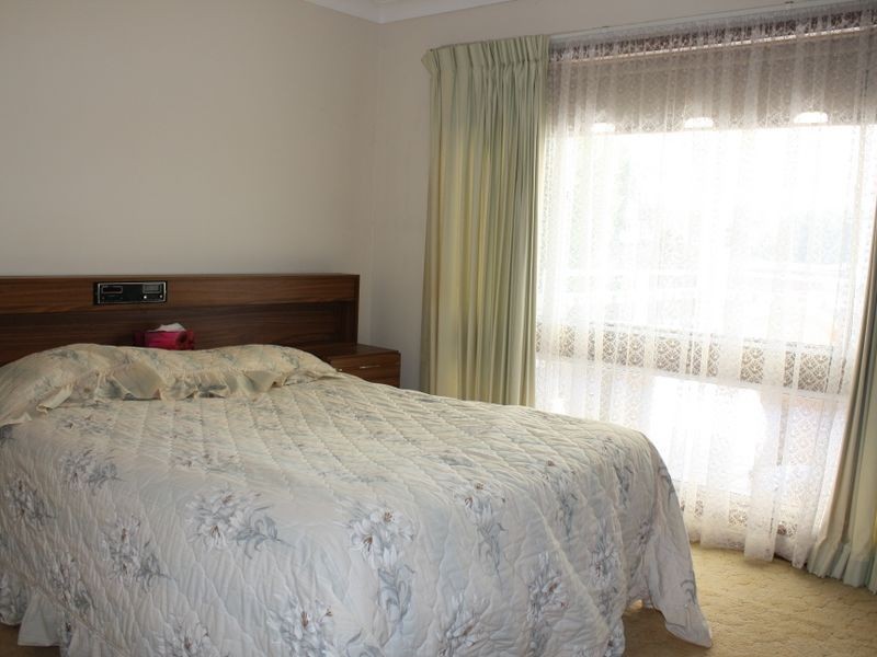 15 Coogee Avenue, The Entrance North NSW 2261