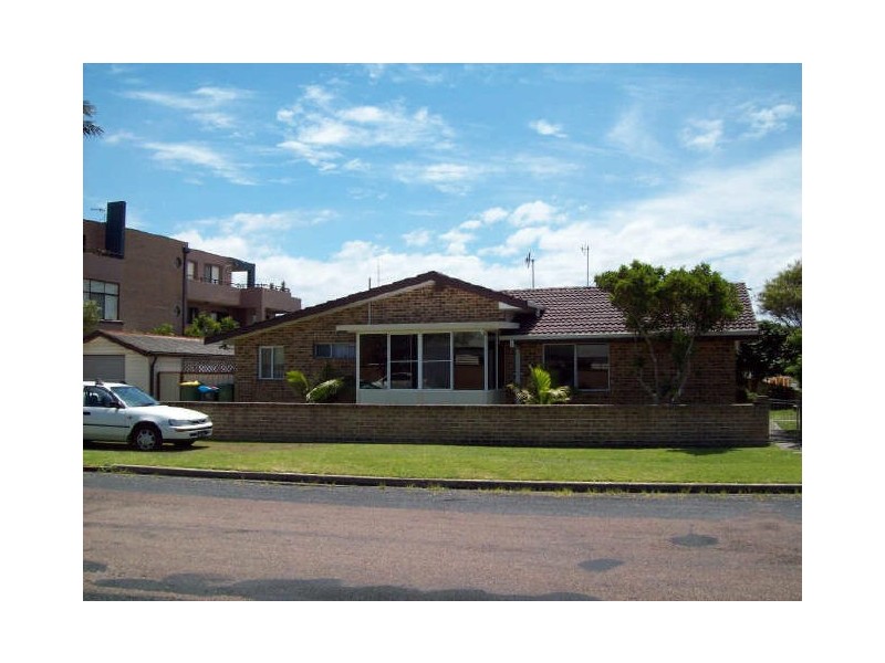 7 Manning Road, The Entrance NSW 2261