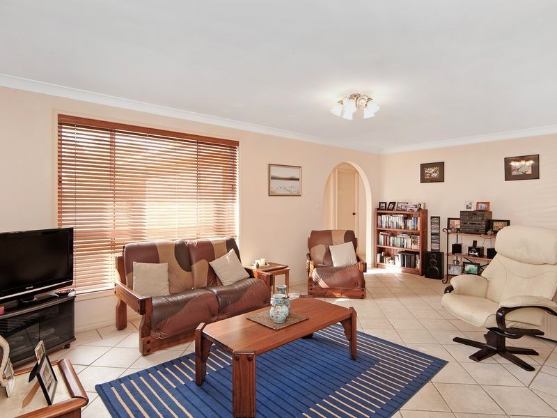 183 Cresthaven Avenue, Bateau Bay NSW 2261