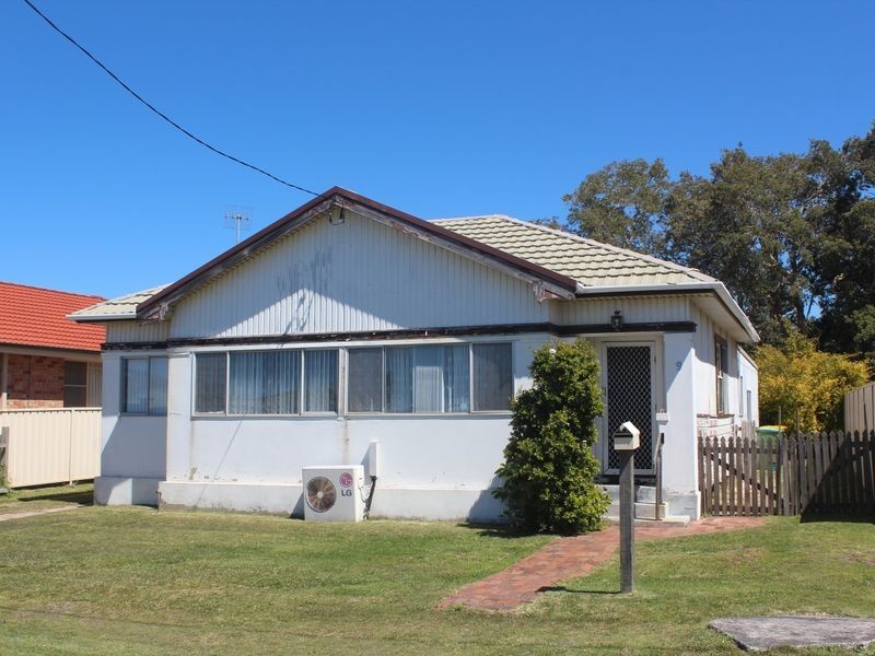 9 Benelong Street, The Entrance NSW 2261