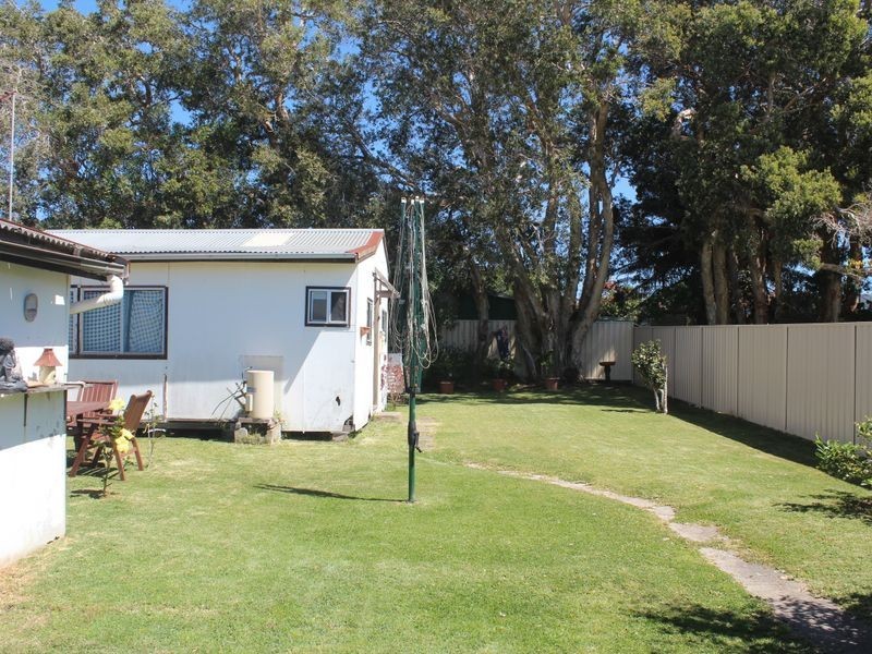 9 Benelong Street, The Entrance NSW 2261