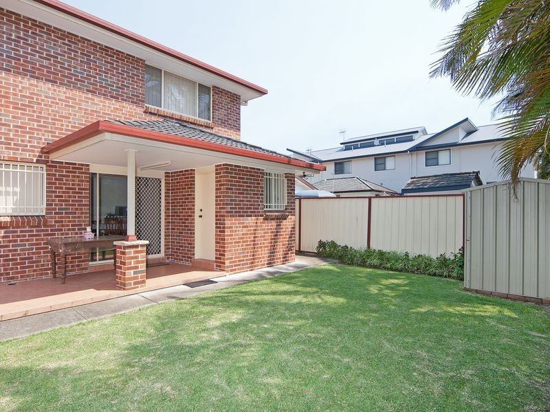 1 & 2 / 13 Bay Road, Toowoon Bay NSW 2261