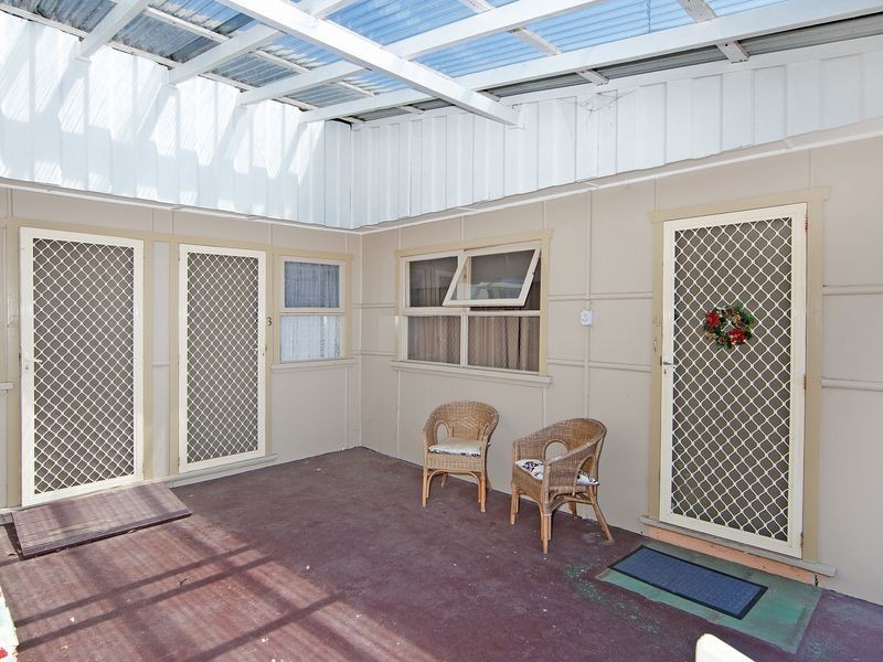 6 Yeddenba Avenue, Blue Bay NSW 2261