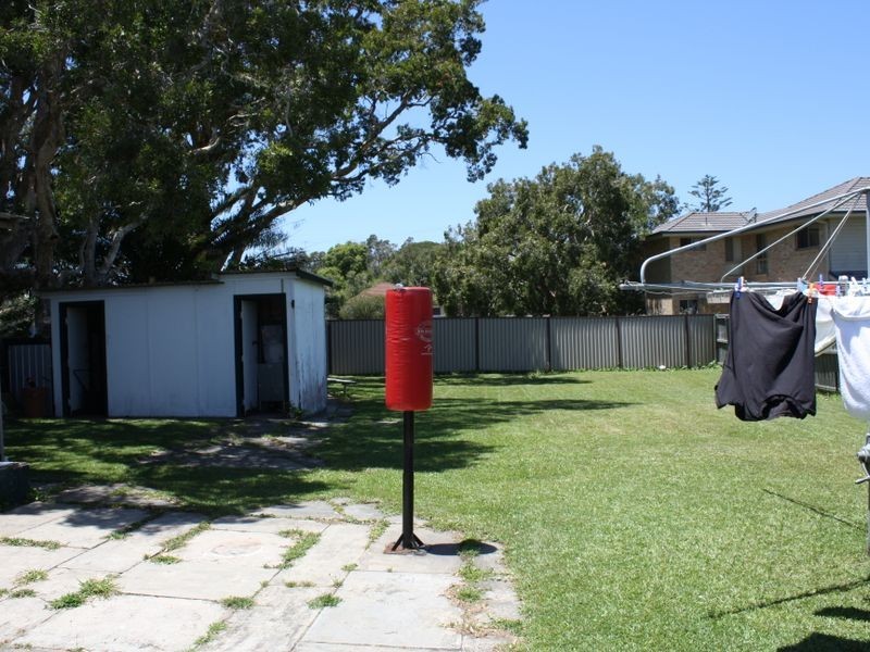 16 Gosford Avenue, The Entrance NSW 2261