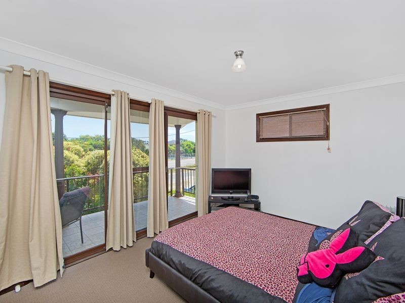 12 Wilfred Barrett Drive, The Entrance North NSW 2261