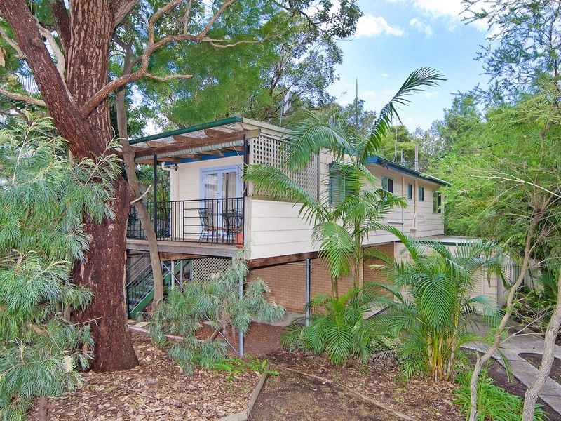 4 Garland Avenue, Killarney Vale NSW 2261