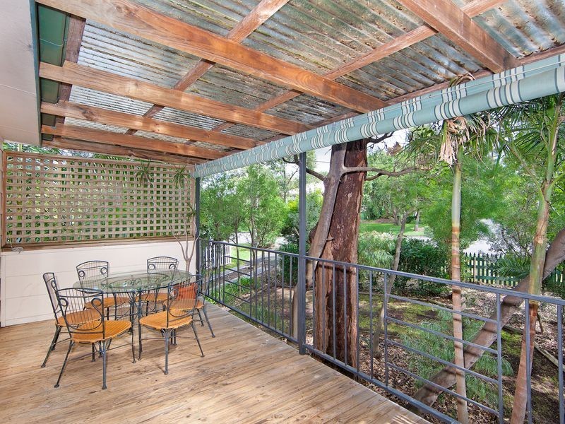 4 Garland Avenue, Killarney Vale NSW 2261