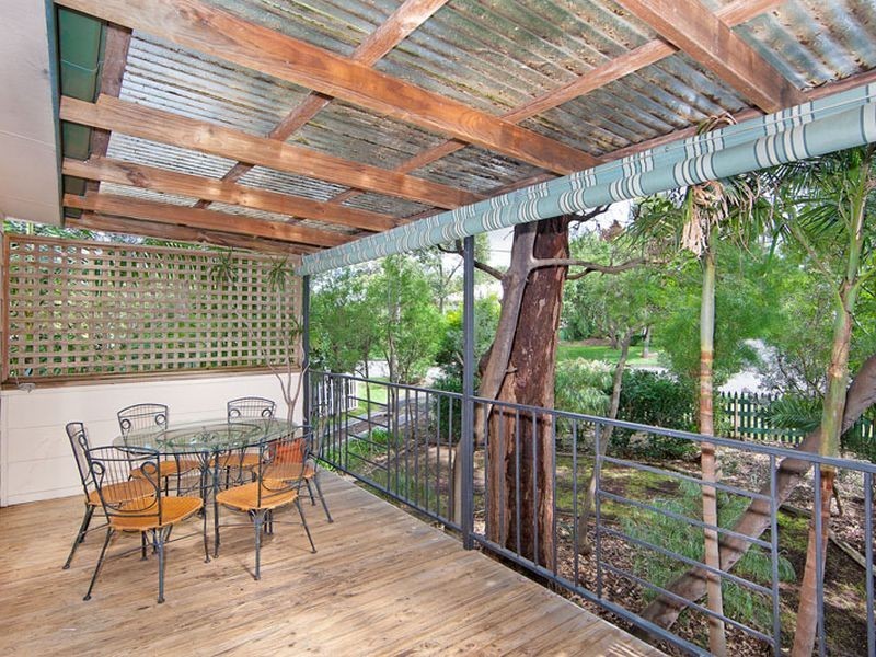 4 Garland Avenue, Killarney Vale NSW 2261