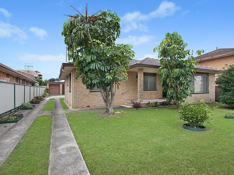 18 Yamba Street, The Entrance NSW 2261