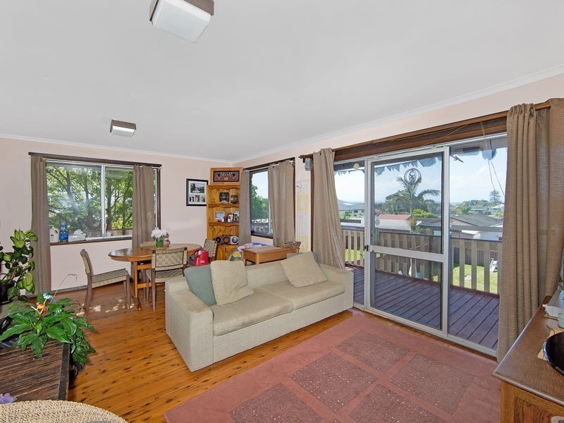 12 Campbell Avenue, The Entrance NSW 2261