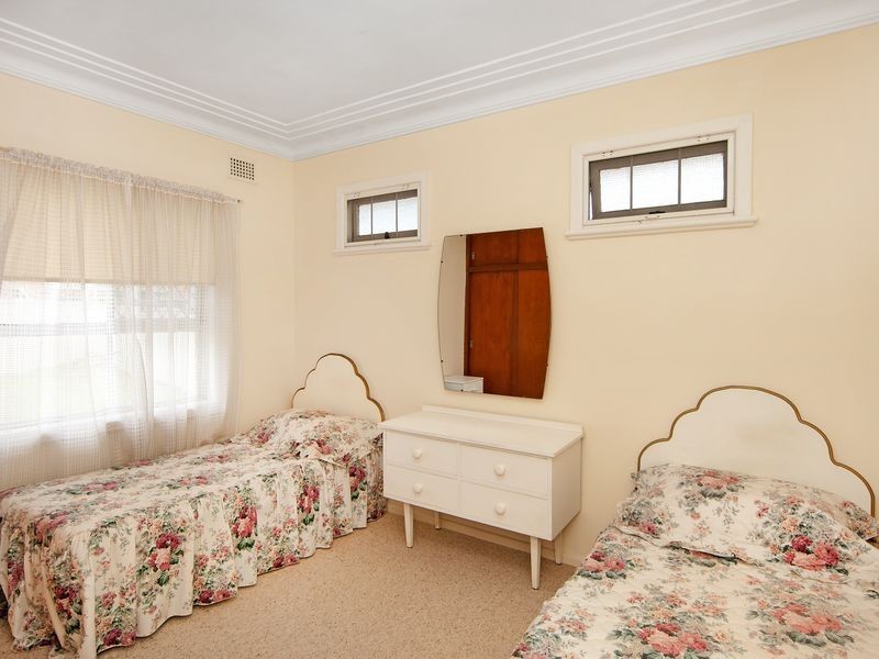 31 Warrigal Street, The Entrance NSW 2261