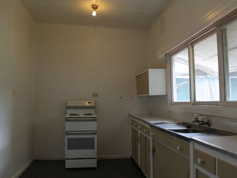 32 Bass Avenue, Killarney Vale NSW 2261