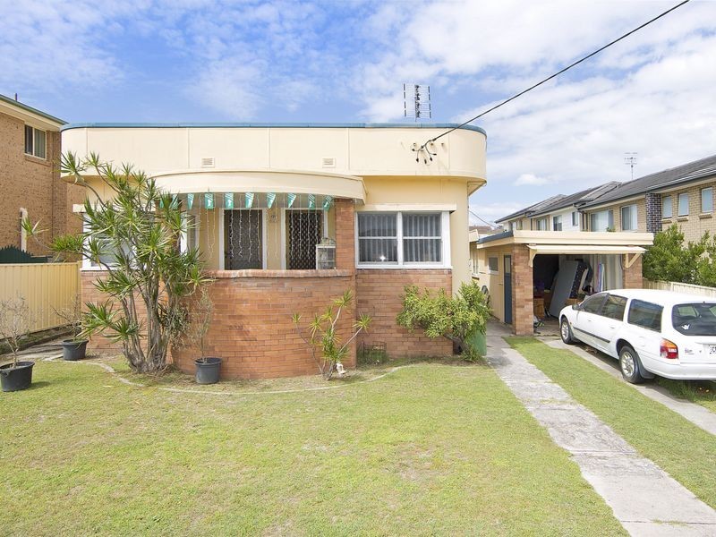 11 Campbell Avenue, The Entrance NSW 2261