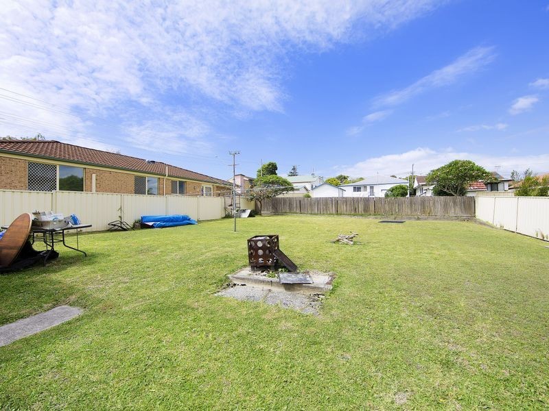 11 Campbell Avenue, The Entrance NSW 2261