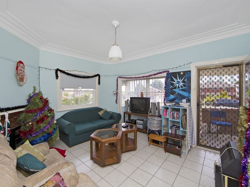 11 Campbell Avenue, The Entrance NSW 2261