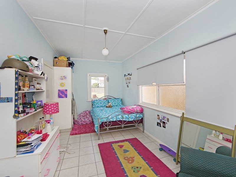 11 Campbell Avenue, The Entrance NSW 2261