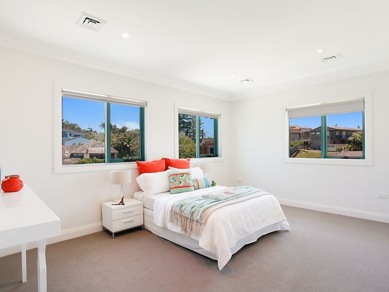 2 Werrina Parade, Blue Bay NSW 2261