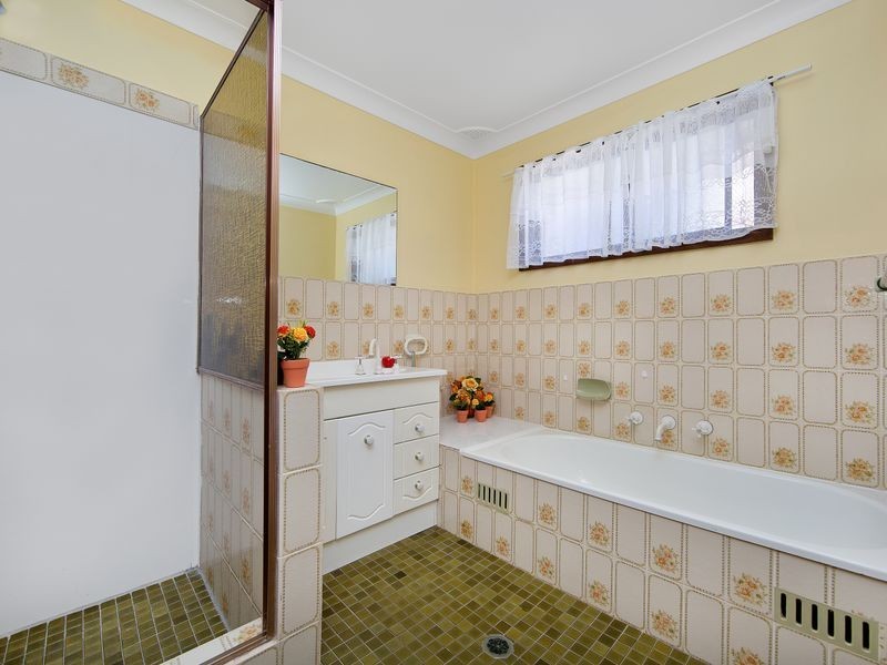 28 Warrigal Street, The Entrance NSW 2261