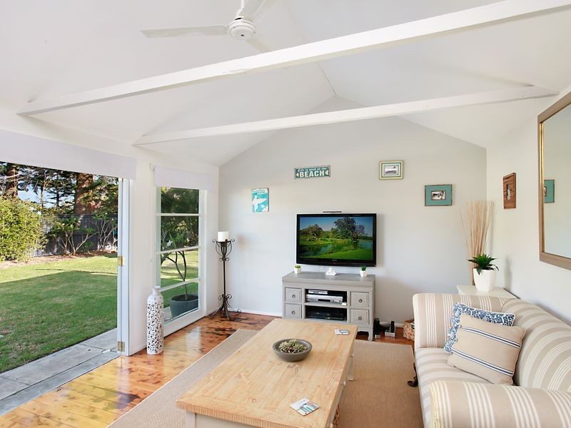 154 Ocean Parade, Blue Bay NSW 2261