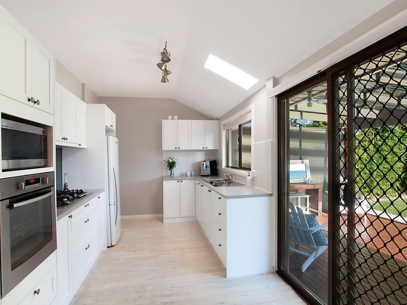 154 Ocean Parade, Blue Bay NSW 2261