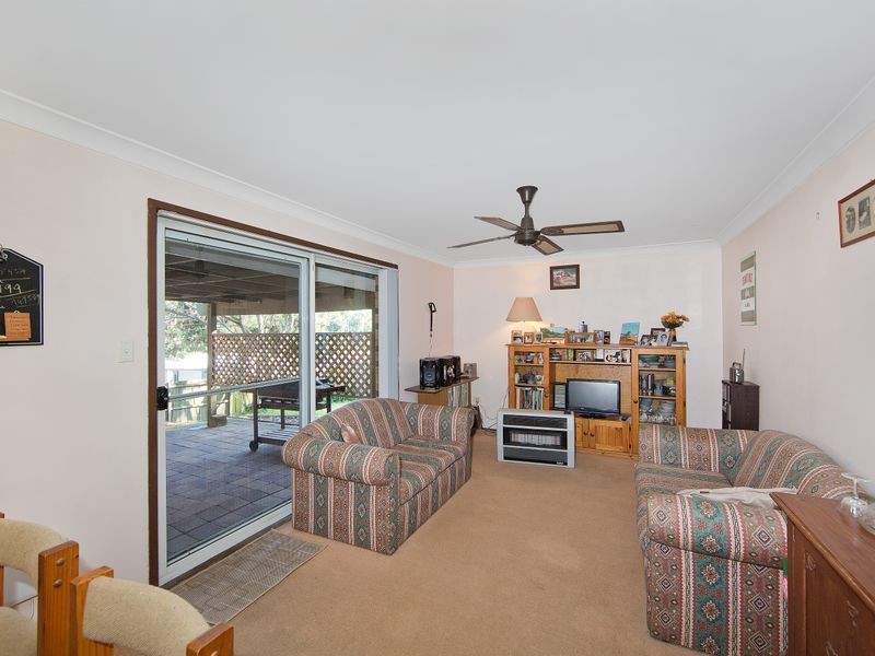 1 Haigh Close, Berkeley Vale NSW 2261
