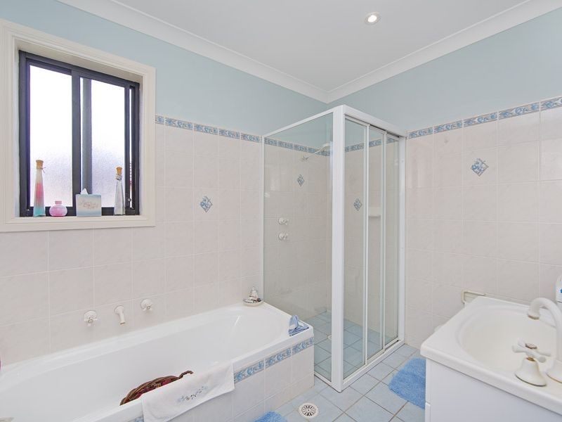 24A Germaine Avenue, Bateau Bay NSW 2261