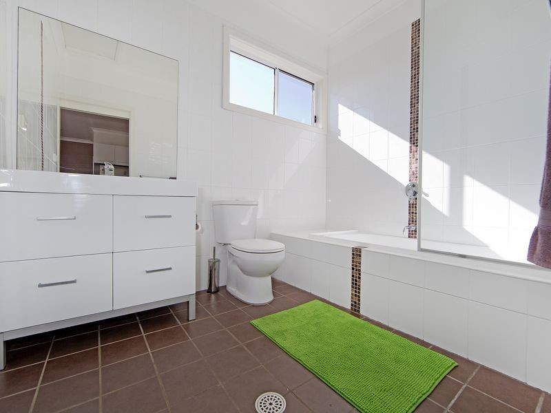 78 Lakeside Parade, The Entrance NSW 2261