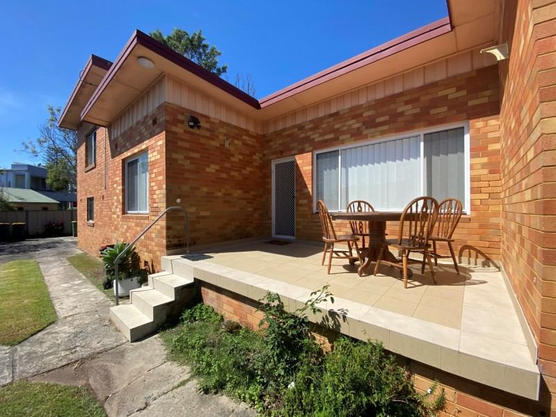 2/10 Bay Road, The Entrance NSW 2261