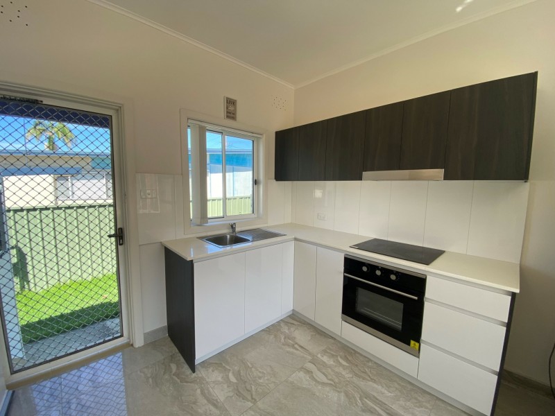 2/10 Bay Road, The Entrance NSW 2261