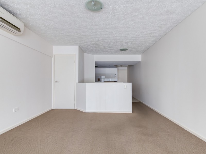 19/10 Grand Parade, Parrearra QLD 4575