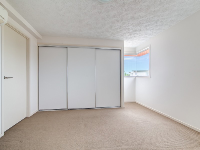 19/10 Grand Parade, Parrearra QLD 4575